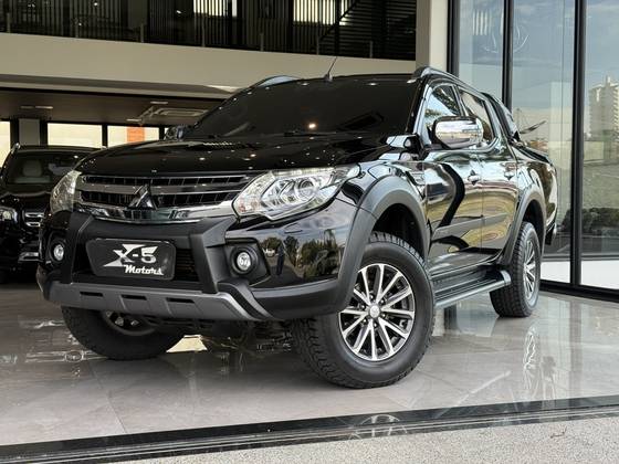 MITSUBISHI L200 TRITON 2.4 16V TURBO DIESEL OUTDOOR HPE-S CD 4X4 AUTOMÁTICO